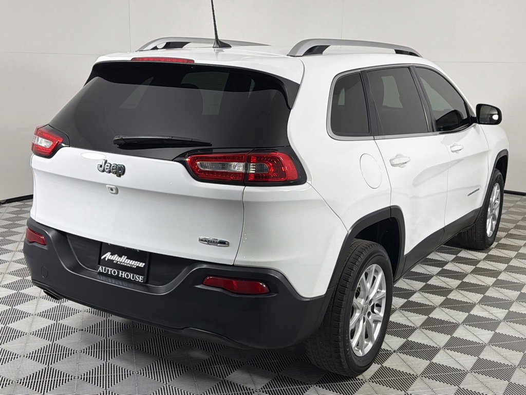 Used 2018 Jeep Cherokee Latitude w/ Cold Weather Group image 5