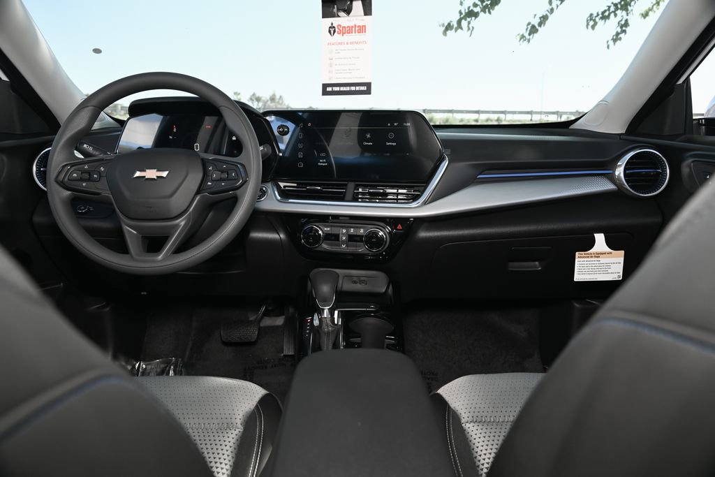 New 2026 Chevrolet Trax LT w/ LPO, Blackout Package FWD image 17