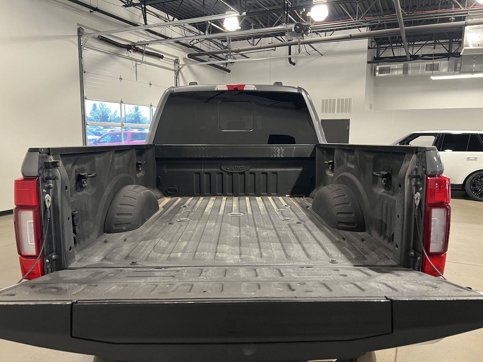 Used 2022 Ford F350 Lariat w/ Lariat Ultimate Package AWD/4WD image 35