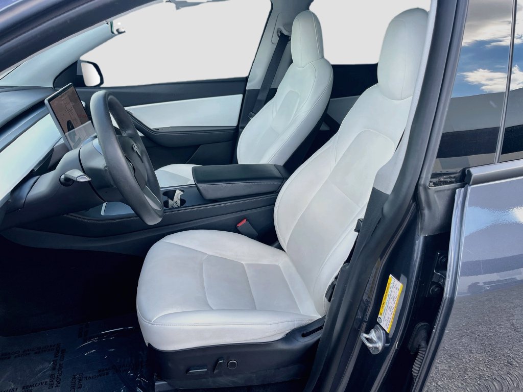 Used 2021 Tesla Model Y Long Range AWD/4WD image 21