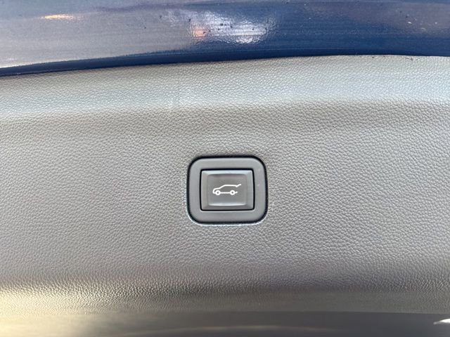 Used 2024 Buick Enclave Avenir w/ Avenir Technology Package image 6