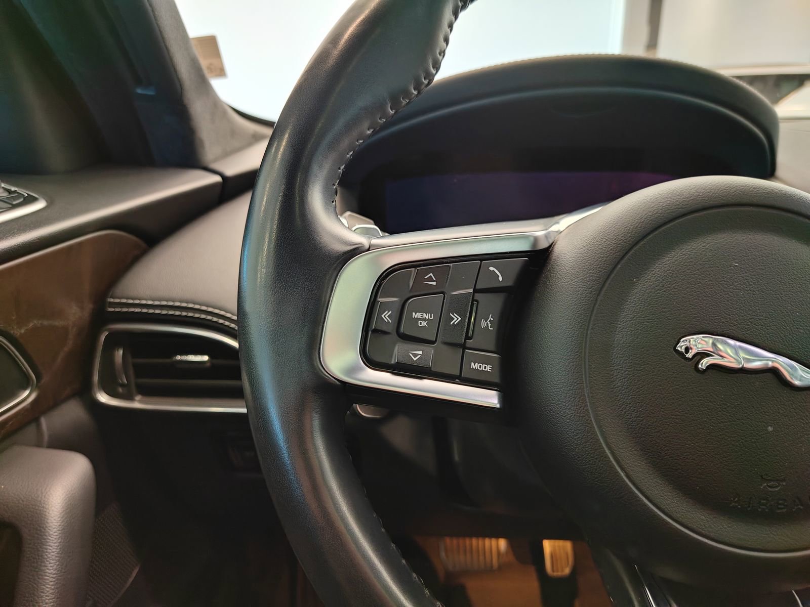 Used 2020 Jaguar F-PACE S AWD/4WD image 12