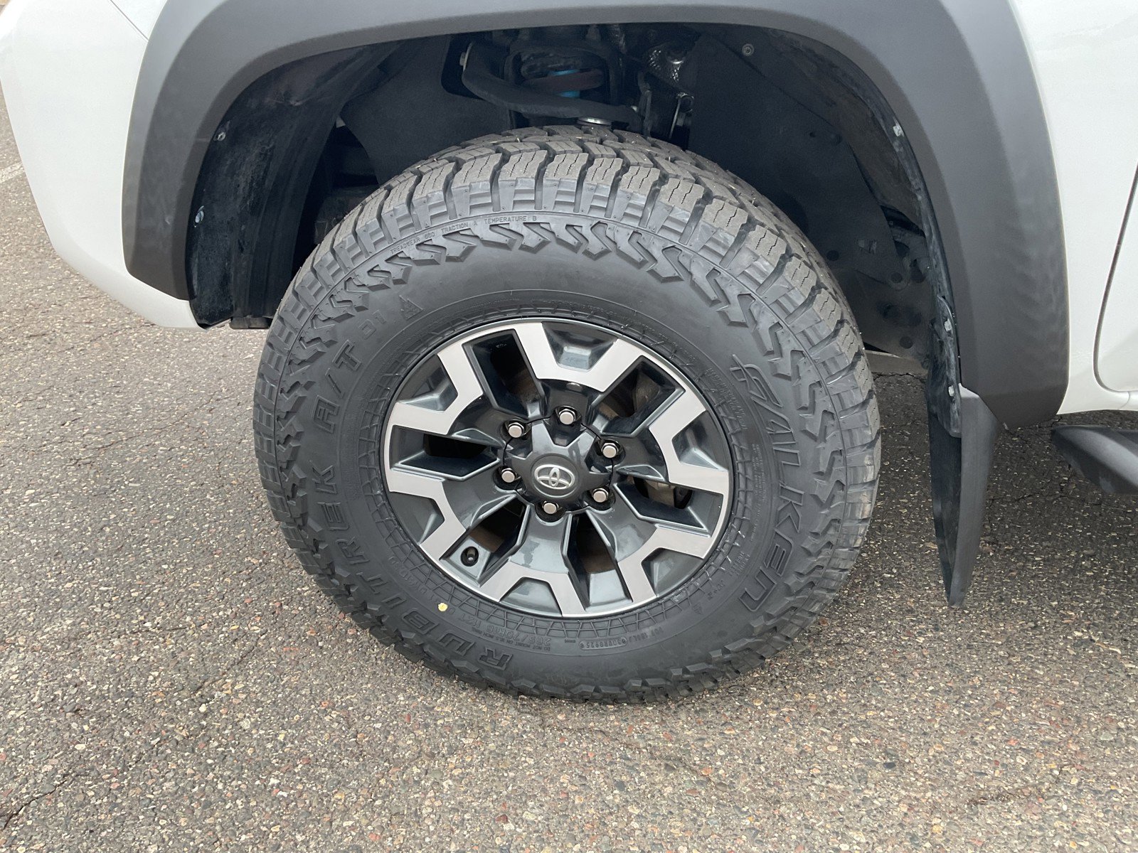 Used 2023 Toyota Tacoma TRD Off-Road image 9