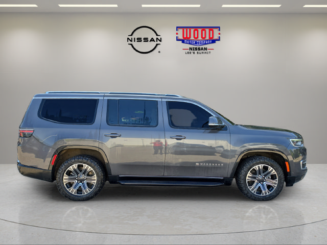 Used 2022 Jeep Wagoneer Series III AWD/4WD image 2