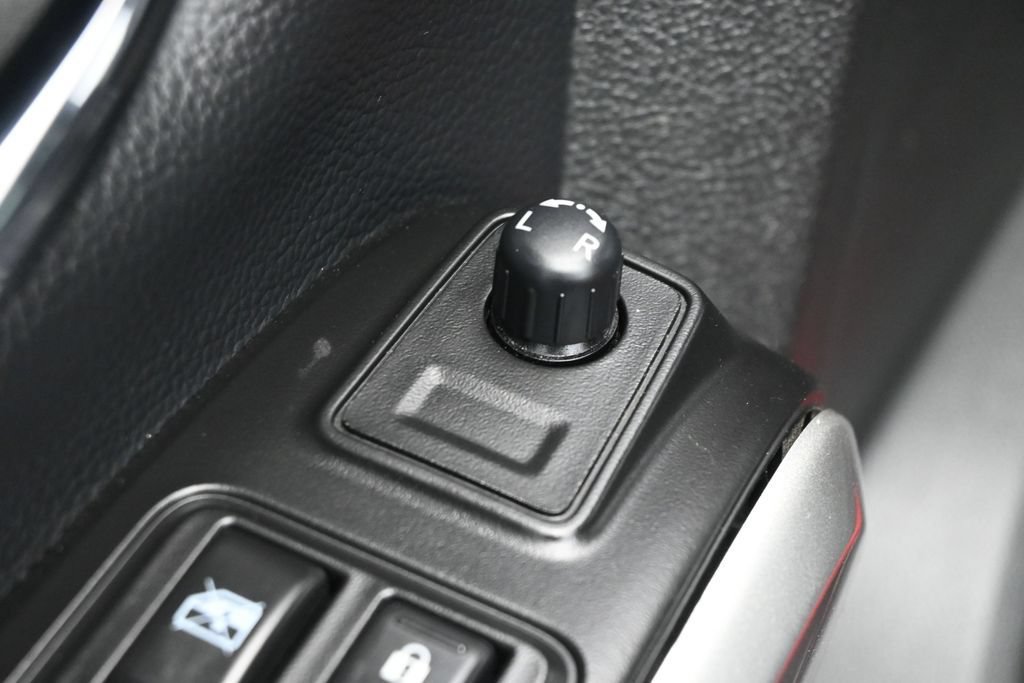 Used 2024 Nissan Titan SV w/ SV Convenience Package AWD/4WD image 13