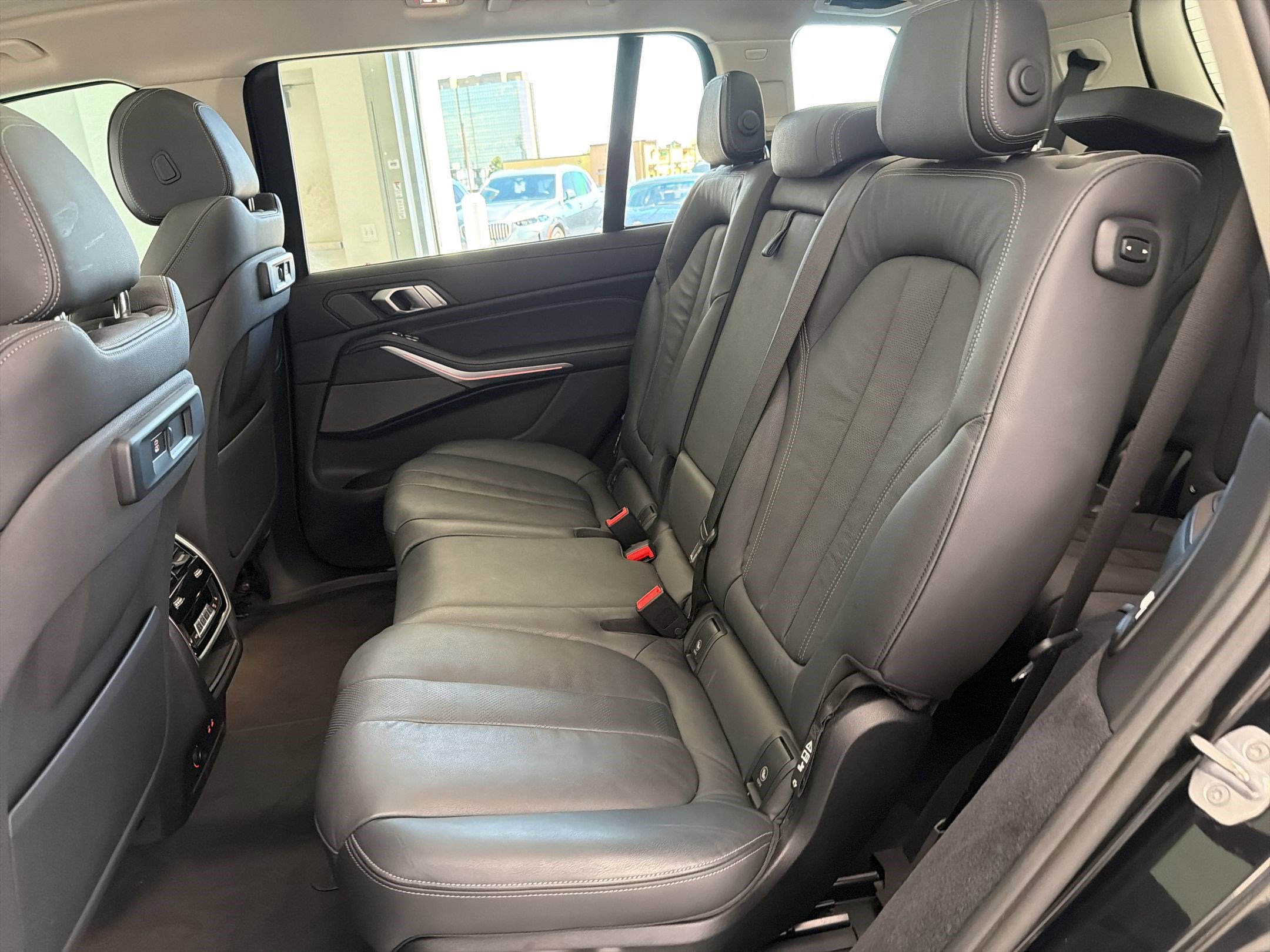 Used 2019 BMW X7 xDrive40i w/ Premium Package AWD/4WD image 15