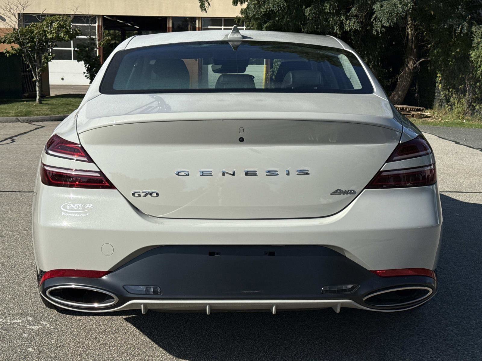 Used 2025 Genesis G70 2.5T image 6