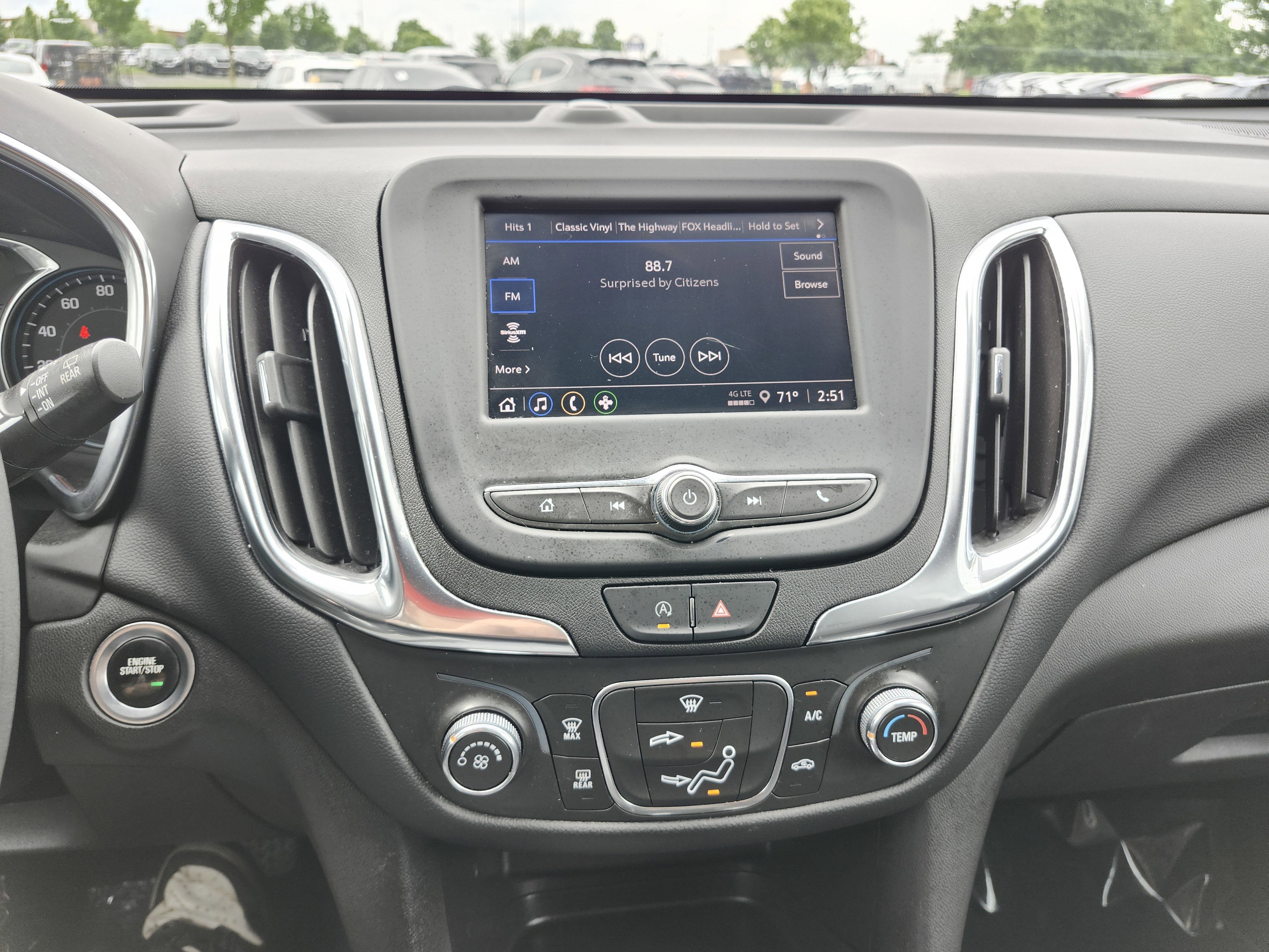 Used 2022 Chevrolet Equinox LT FWD image 29