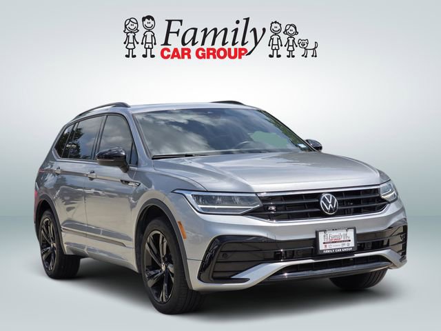 Used 2024 Volkswagen Tiguan SE R-Line w/ MDO Package, Three-Row FWD image 2