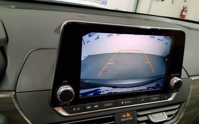 Used 2025 Nissan Altima 2.5 SV FWD image 23