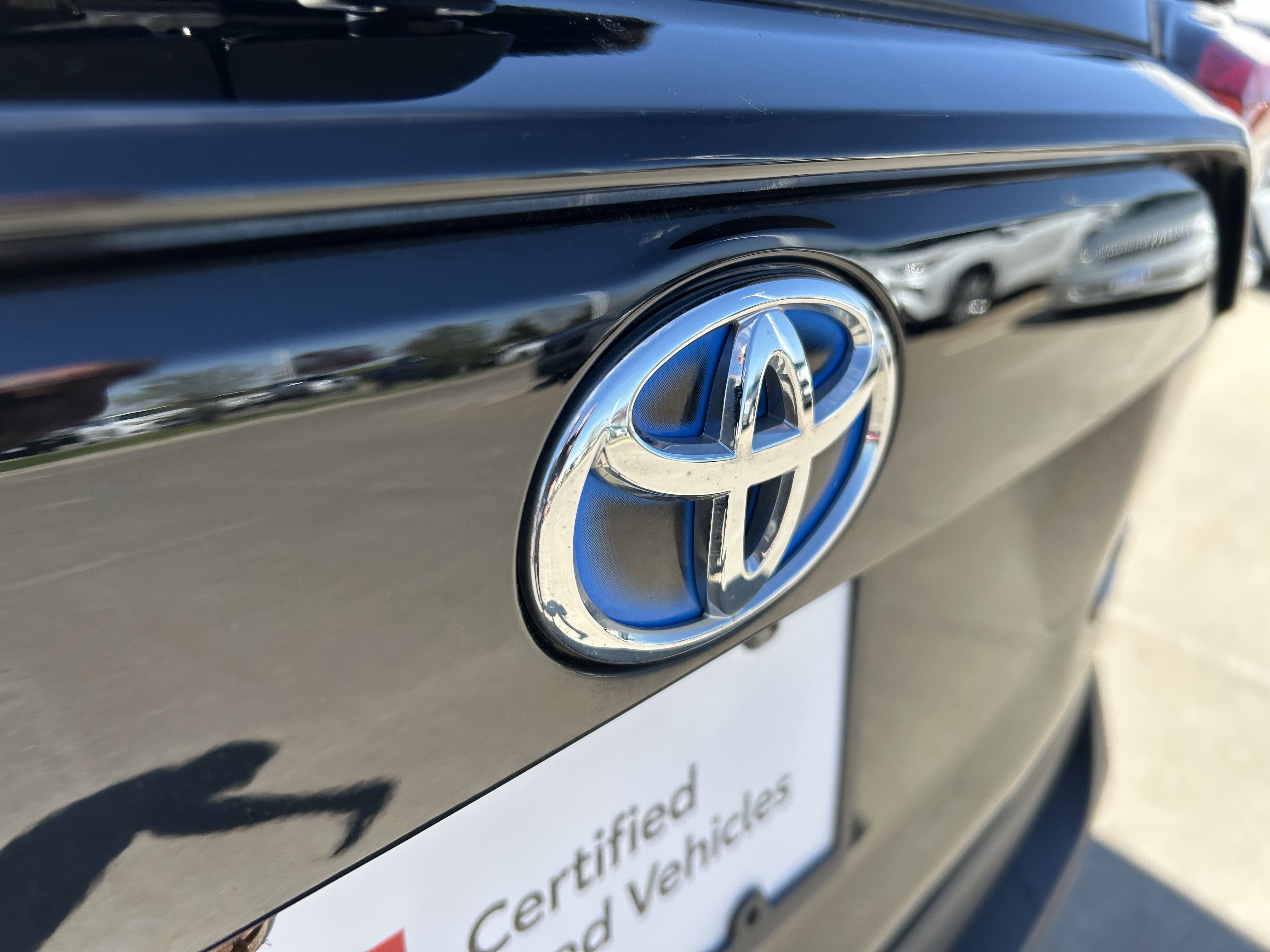 Certified 2022 Toyota RAV4 LE AWD/4WD image 9