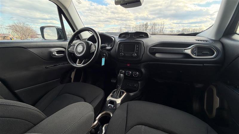 Used 2015 Jeep Renegade Latitude image 16