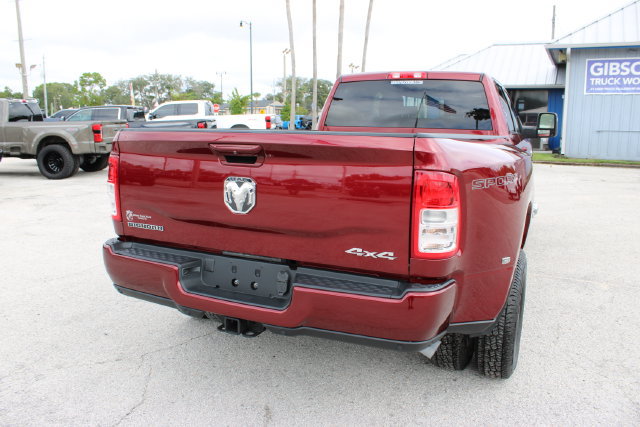 Used 2024 RAM 3500 Big Horn w/ Sport Appearance Package AWD/4WD image 11