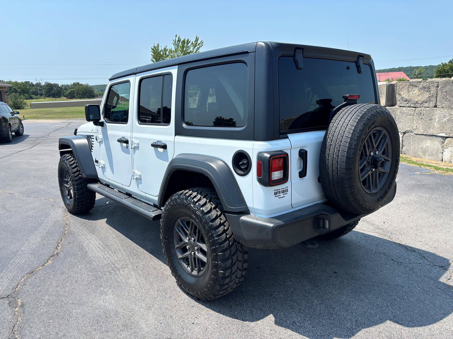 Used 2024 Jeep Wrangler Unlimited Sport AWD/4WD image 5