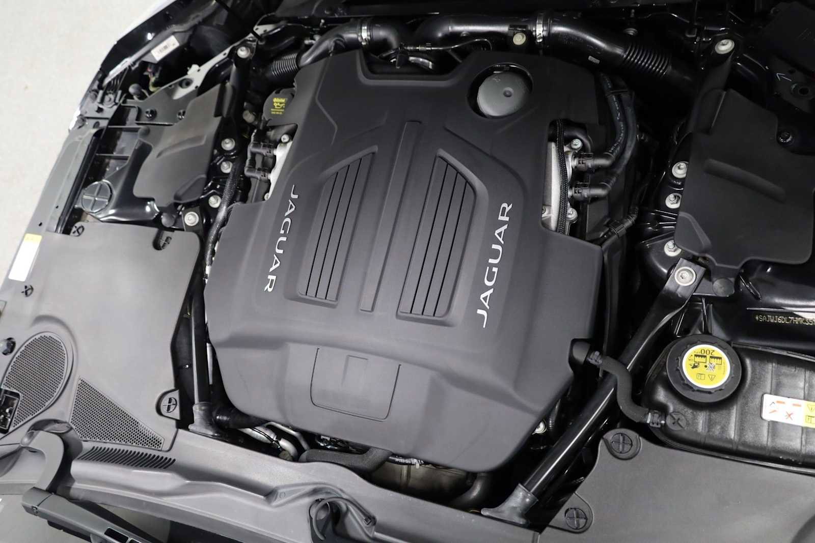 Used 2017 Jaguar F-TYPE R image 35