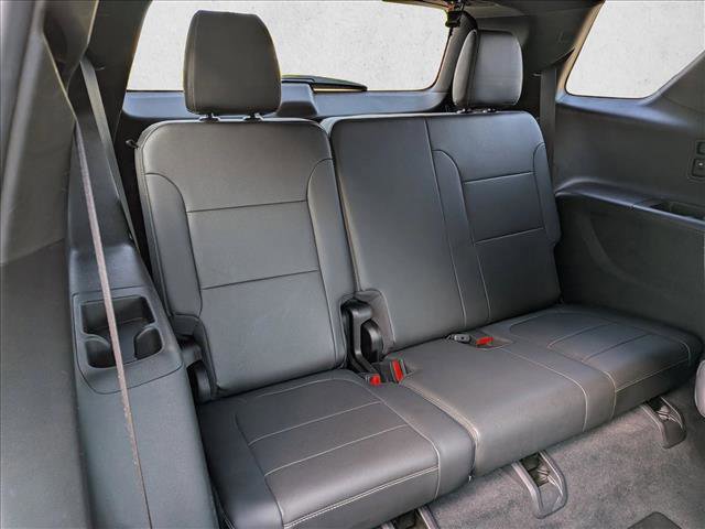 Used 2023 Chevrolet Traverse Premier w/ Redline Edition AWD/4WD image 21