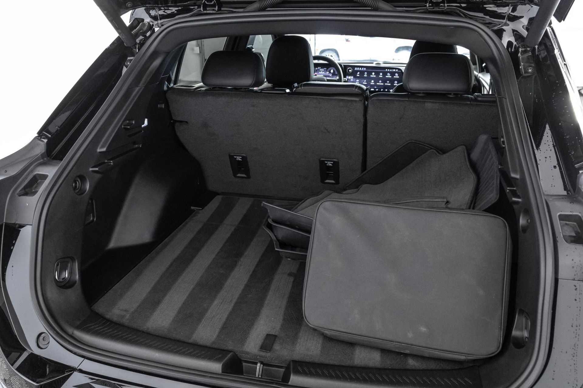 Used 2024 Chevrolet Equinox EV RS FWD image 38