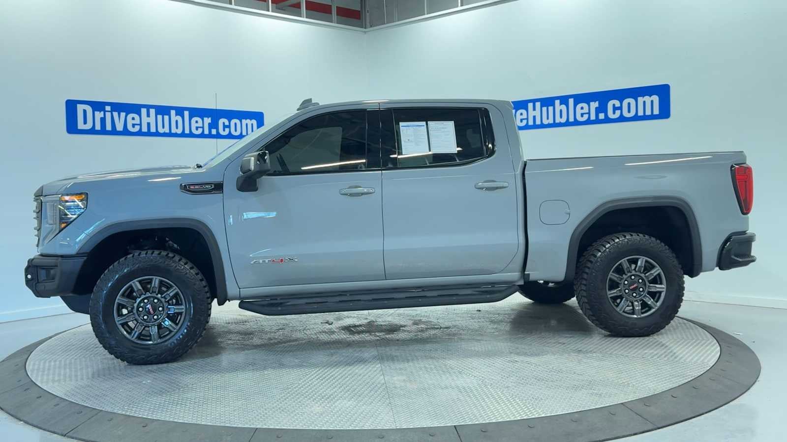 Used 2024 GMC Sierra 1500 AT4X AWD/4WD image 9
