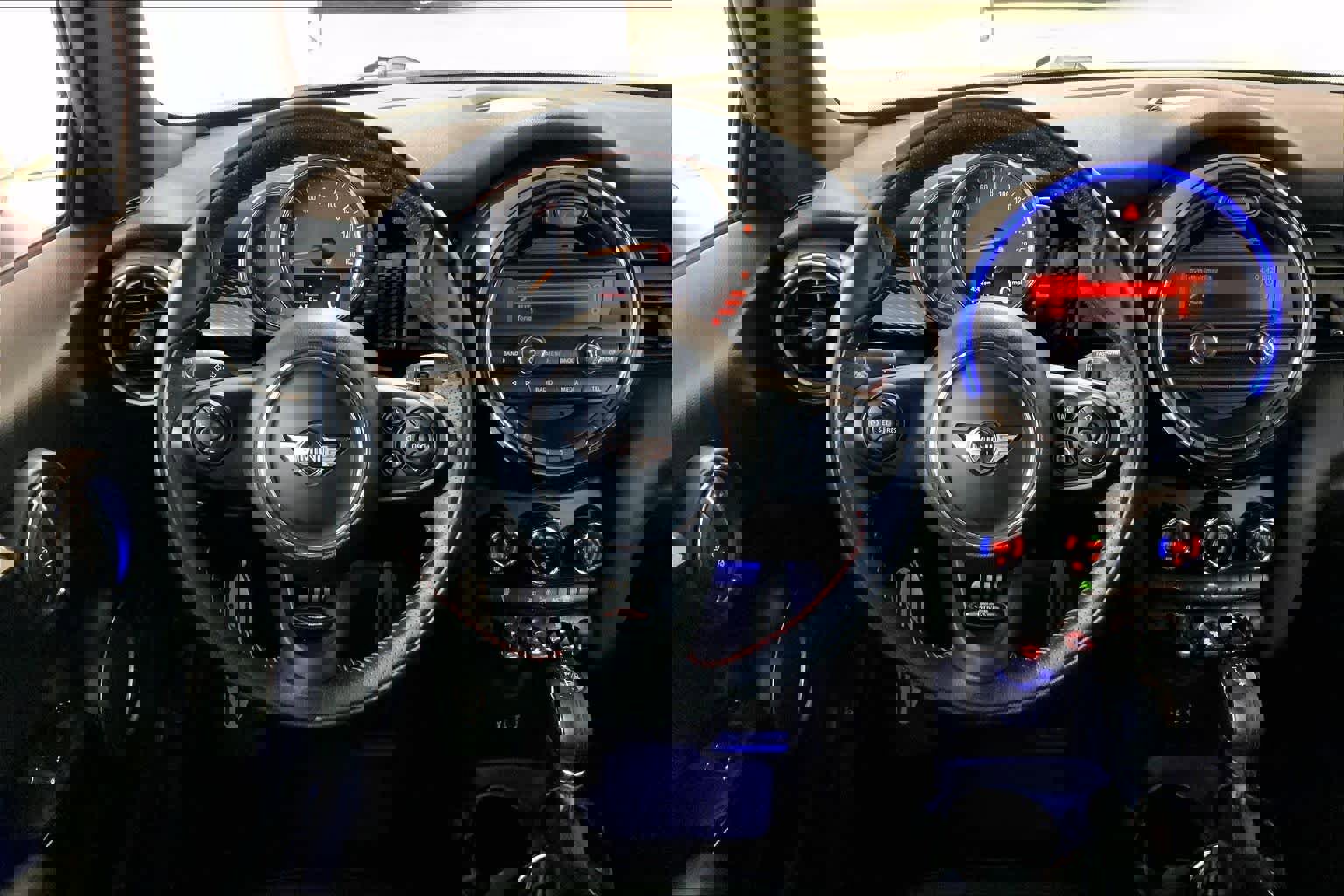 Used 2015 MINI Cooper S image 6