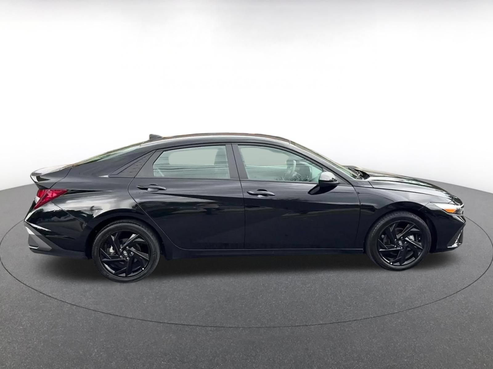 Used 2026 Hyundai Elantra Sport FWD image 16