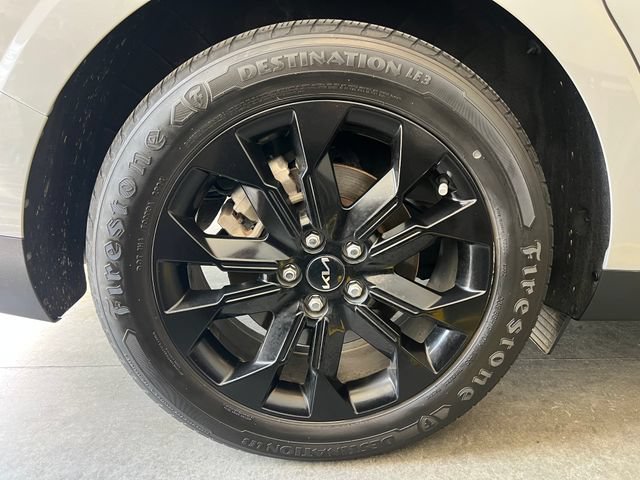 Used 2022 Kia Carnival SX Prestige FWD image 11