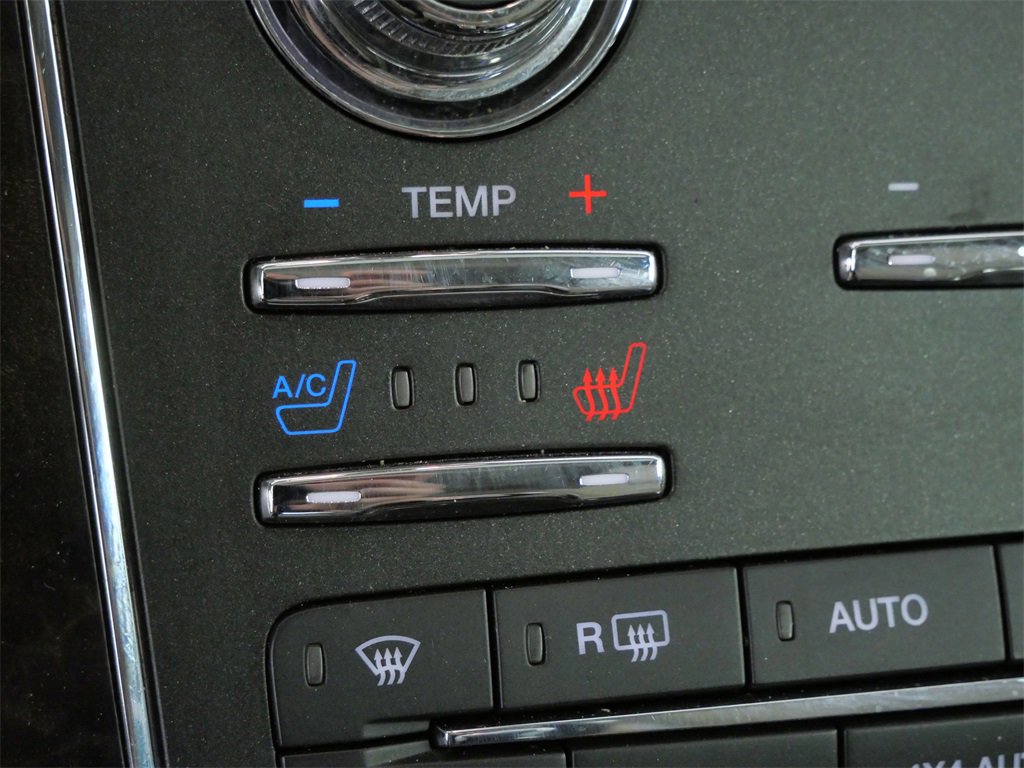 Used 2015 Lincoln Navigator Base image 25