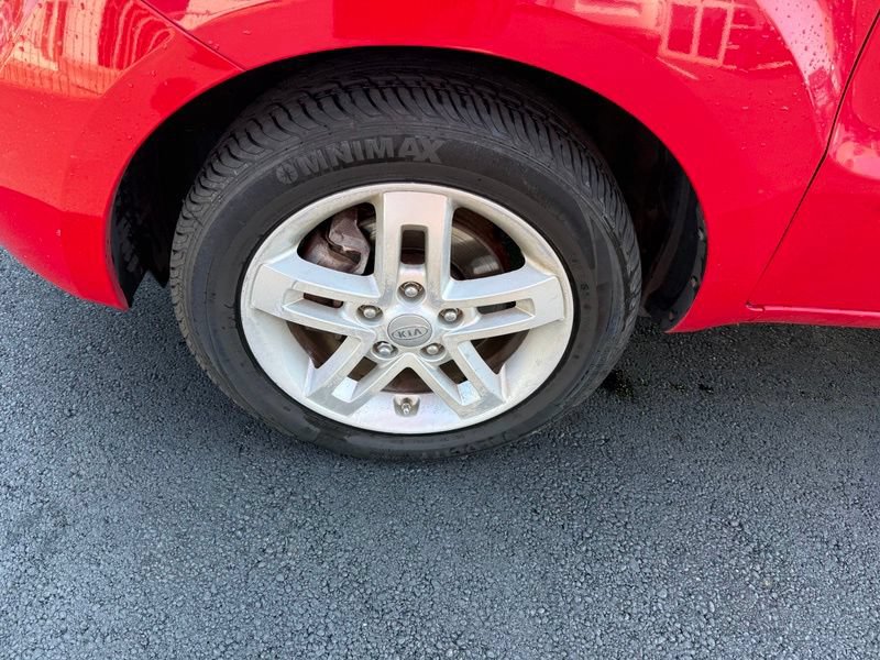Used 2011 Kia Soul + w/ Audio Pkg FWD image 15