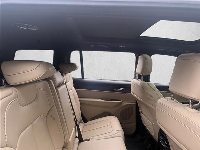 Used 2023 Jeep Grand Cherokee L Limited image 18