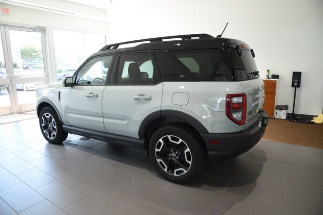 Used 2022 Ford Bronco Sport Outer Banks w/ Tech Package AWD/4WD image 2