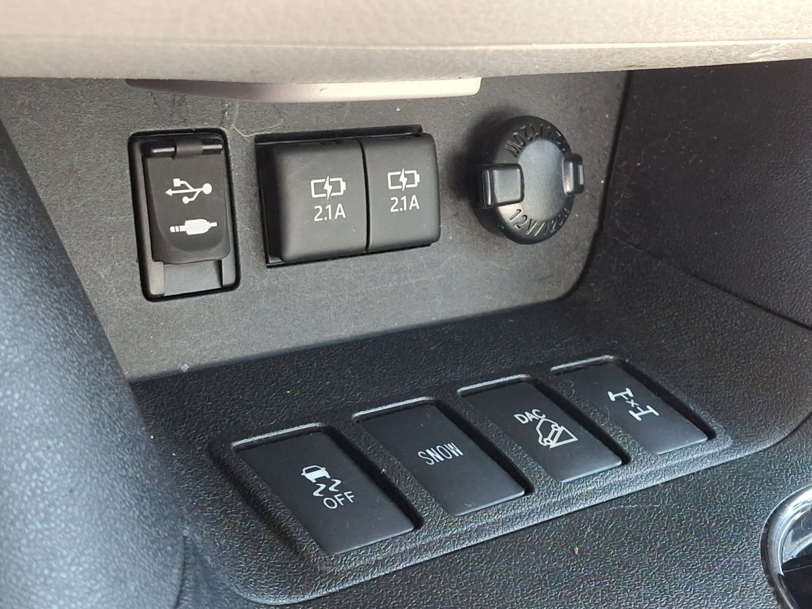 Used 2018 Toyota Highlander XLE image 30