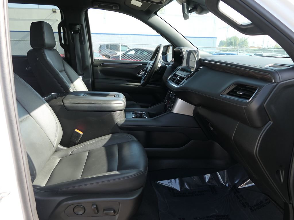 Used 2024 Chevrolet Suburban LT image 26