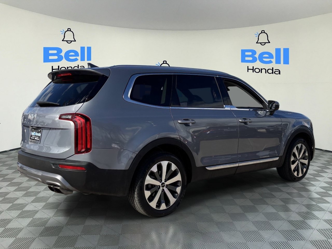 Used 2022 Kia Telluride EX w/ EX Premium Package FWD image 4