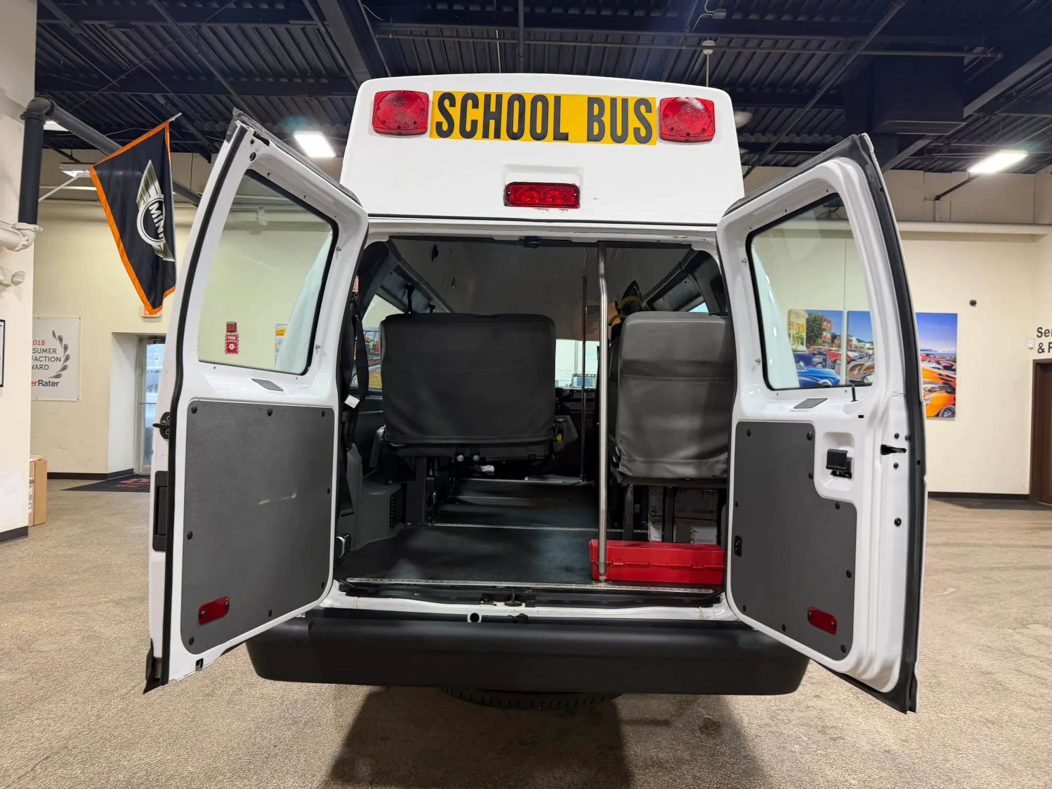 Used 2014 Ford E-250 and Econoline 250 Extended w/ Power Group RWD image 18