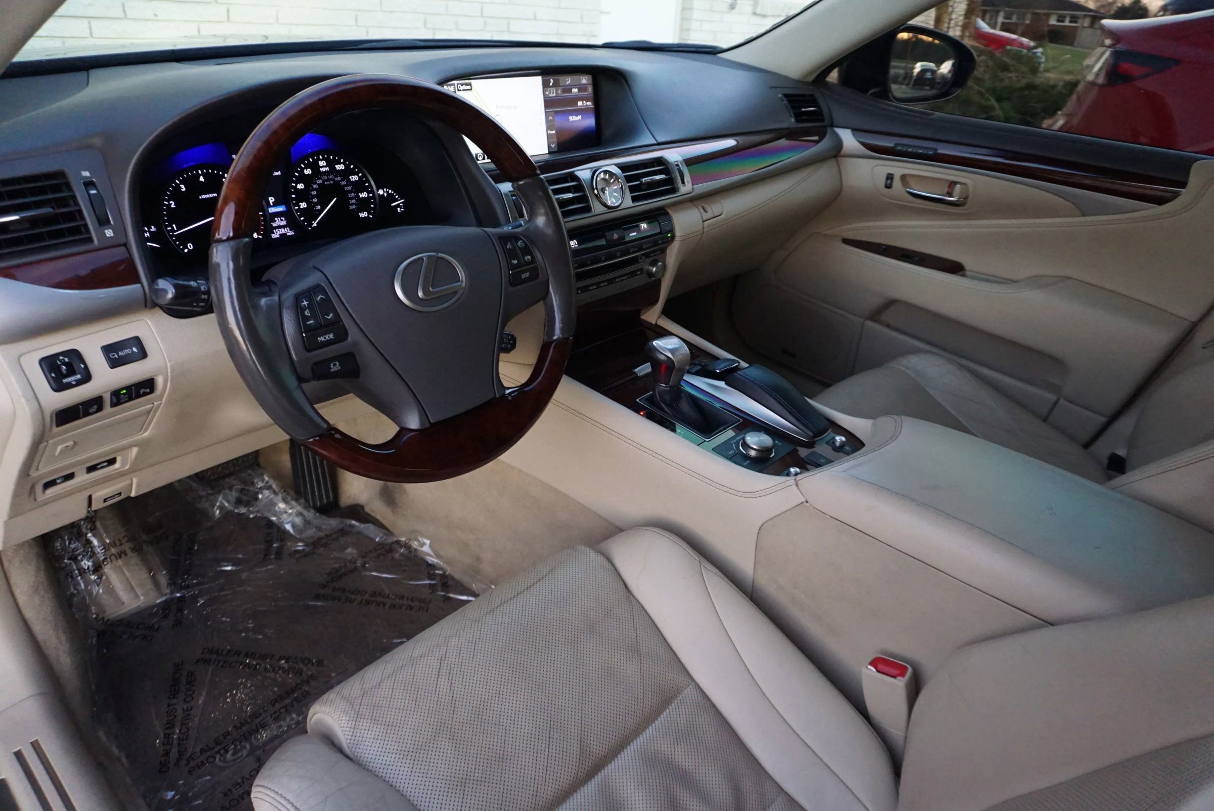 Used 2015 Lexus LS 460 image 27