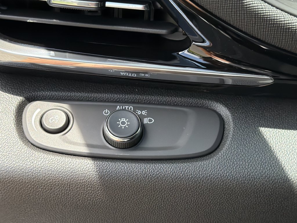 New 2026 Buick Envista Sport Touring w/ Convenience I Package FWD image 31