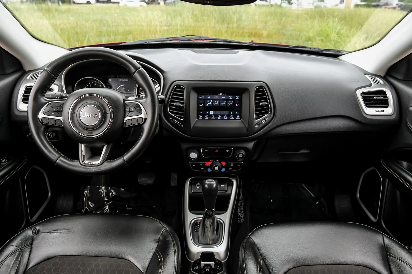 Used 2017 Jeep Compass Latitude w/ Popular Equipment Group FWD image 12