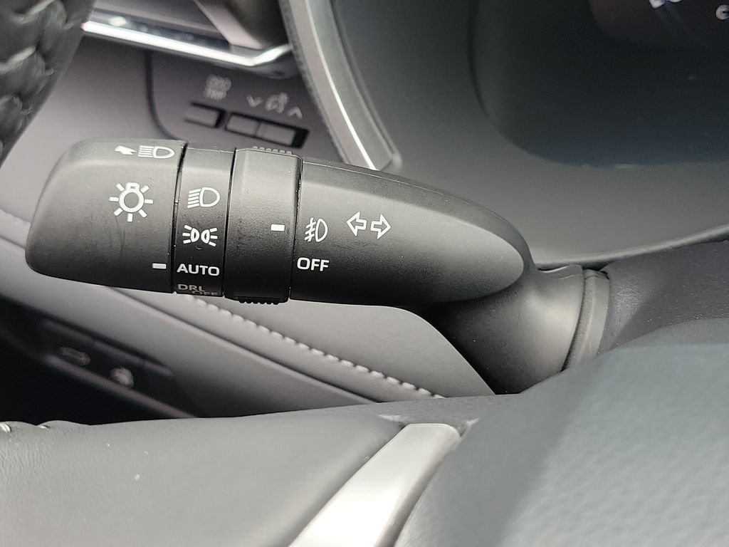 Certified 2026 Toyota Highlander Limited AWD/4WD image 11
