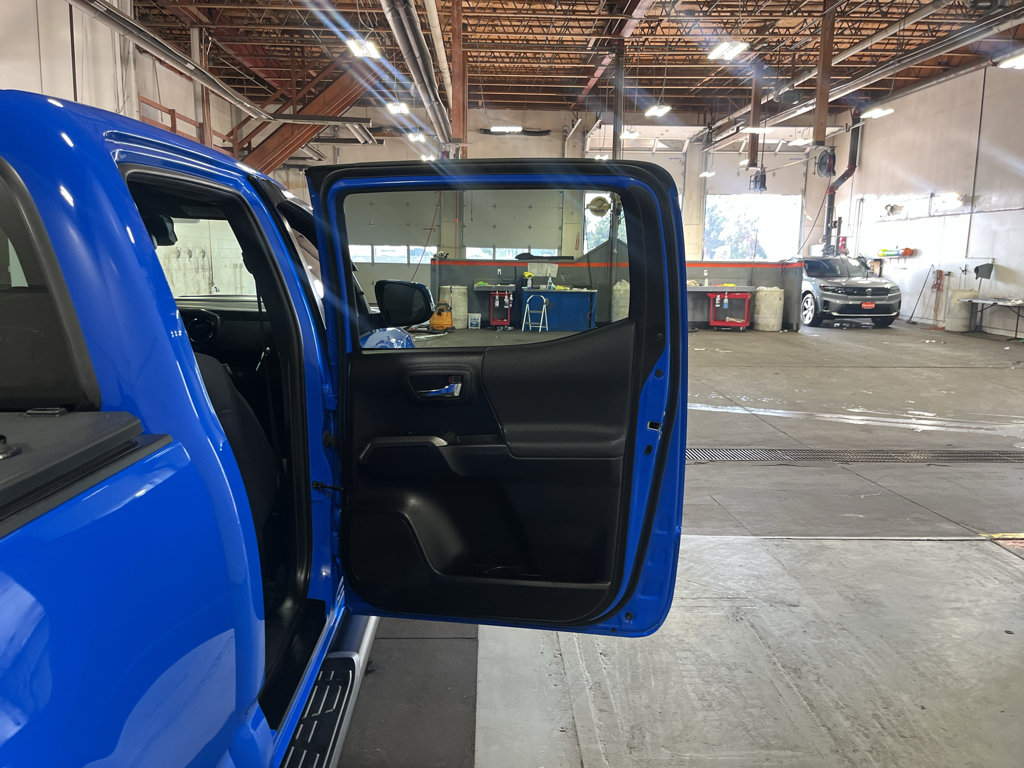 Used 2021 Toyota Tacoma TRD Sport AWD/4WD image 29