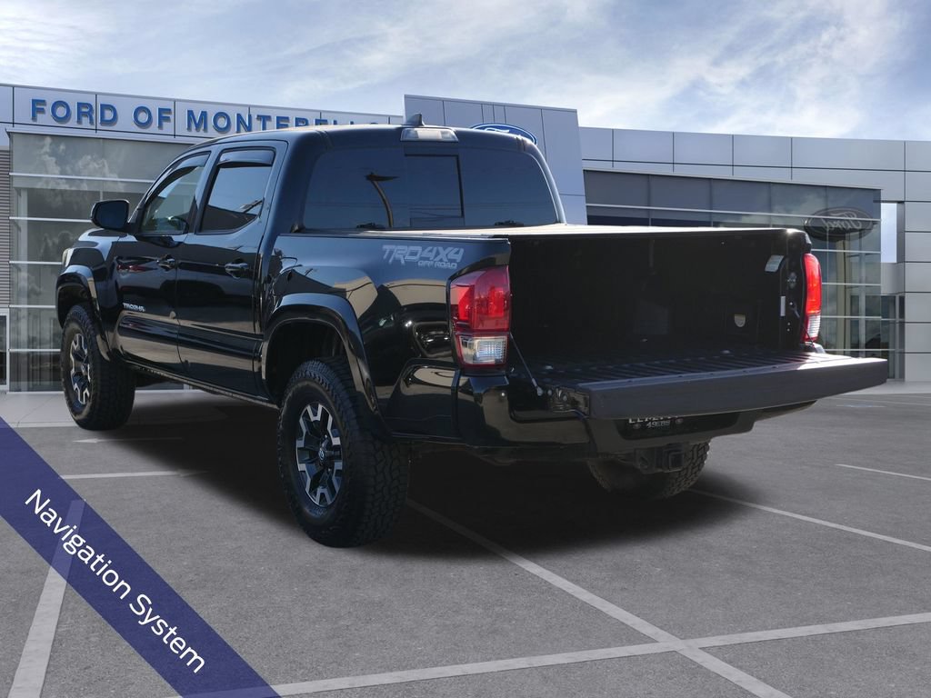 Used 2017 Toyota Tacoma TRD Off-Road AWD/4WD image 7