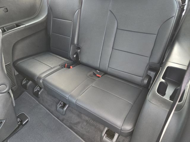 Used 2025 Chevrolet Traverse LT w/ Driver Confidence Package FWD image 30