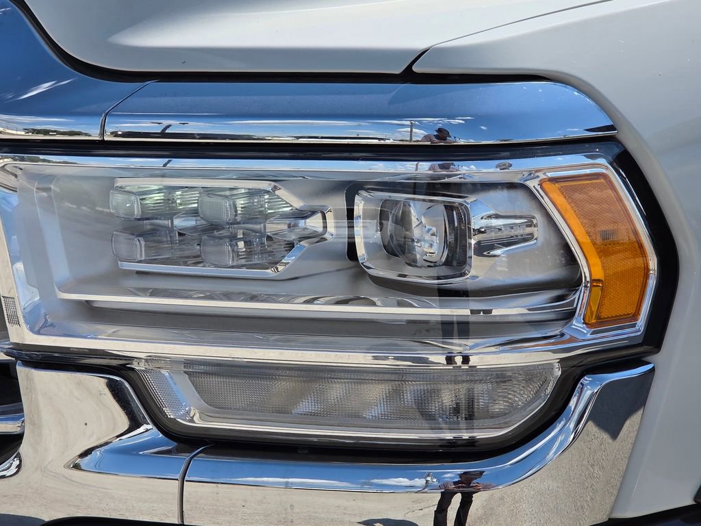 Used 2024 RAM 3500 Limited w/ Towing Technology Group image 4