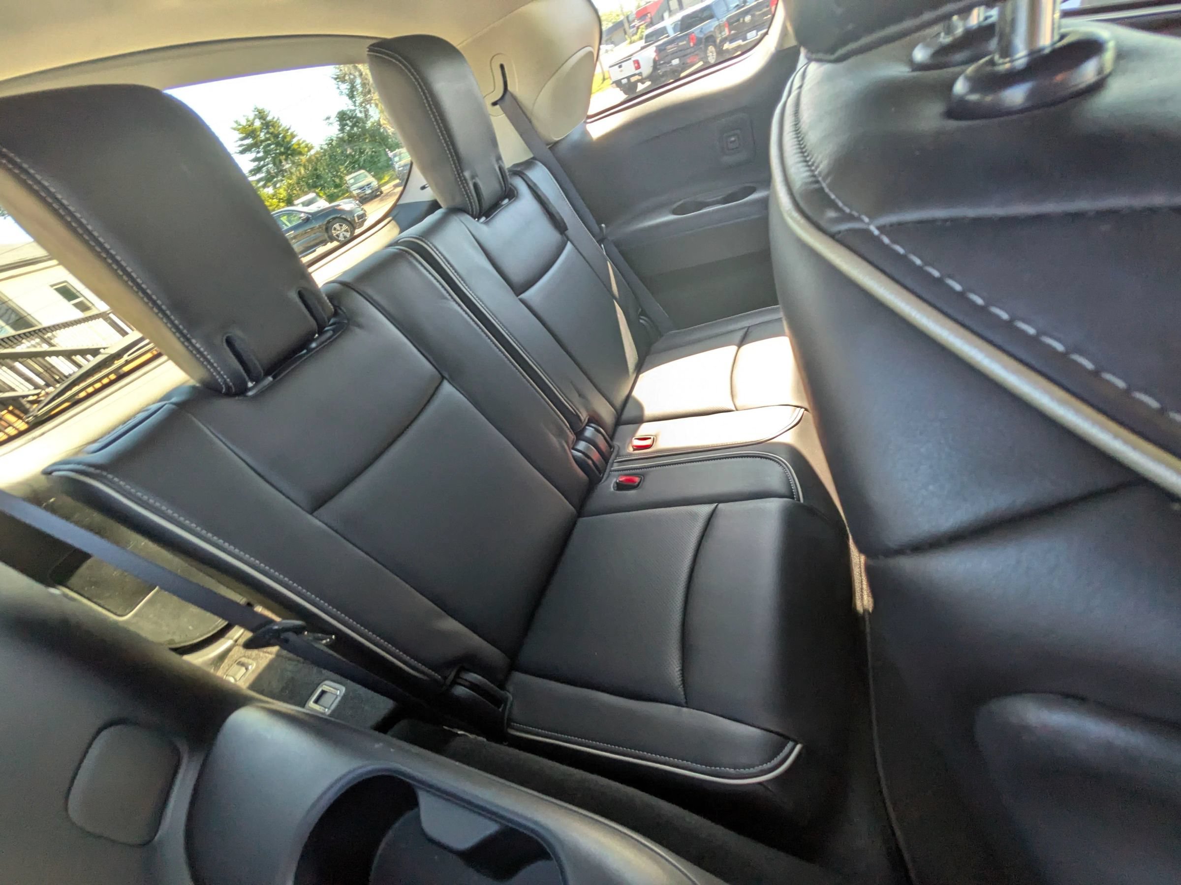 Used 2016 INFINITI QX60 Luxe w/ Premium Plus Package AWD/4WD image 40