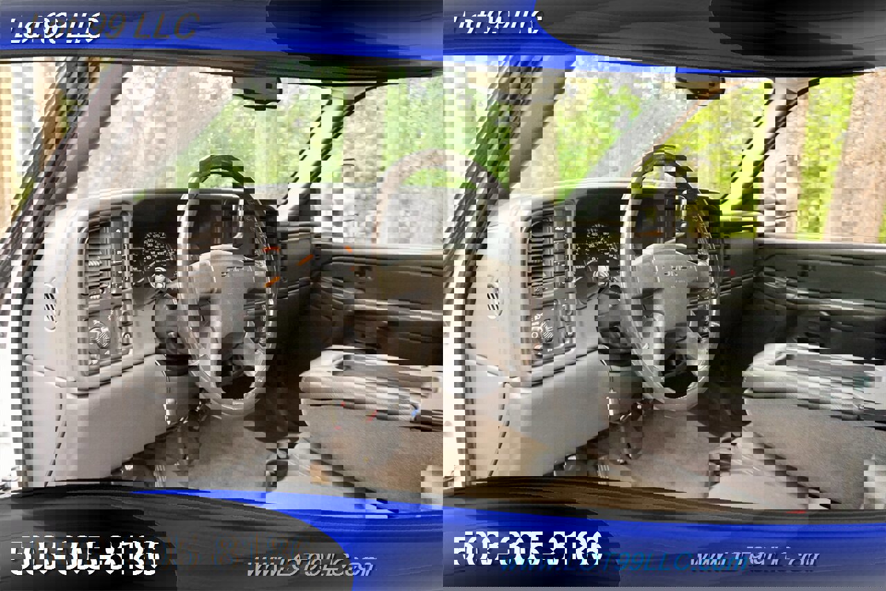 Used 2004 GMC Sierra 2500 SLE w/ Heavy-Duty Power Package image 12