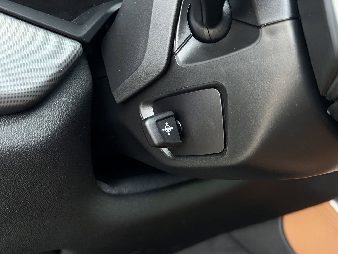 Used 2023 BMW X5 sDrive40i w/ Premium Package image 13