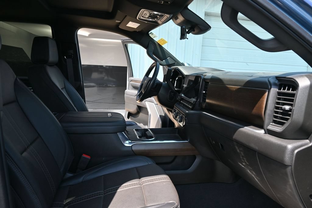 Used 2026 Chevrolet Silverado 3500 High Country w/ High Country Premium Package AWD/4WD image 23