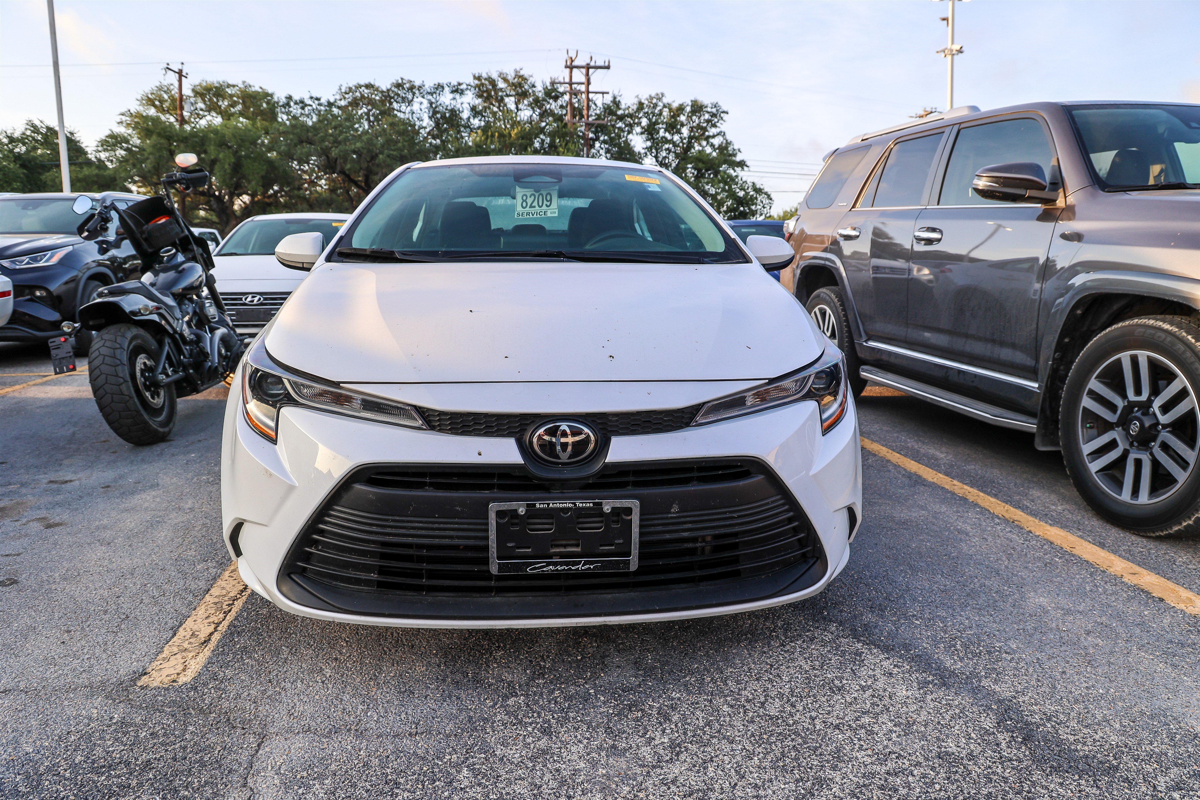 Used 2024 Toyota Corolla LE FWD image 4