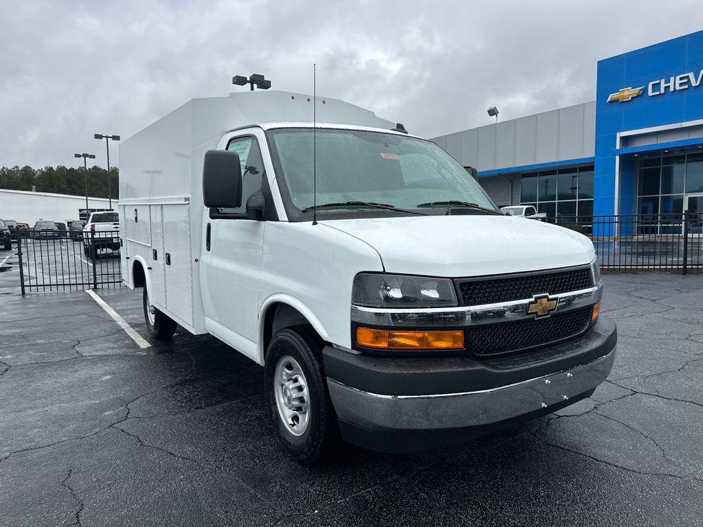 New 2026 Chevrolet Express 3500 w/ Power Convenience Package RWD image 4