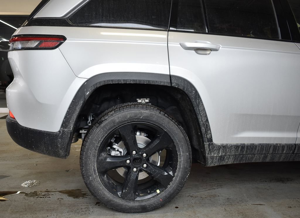 New 2026 Jeep Grand Cherokee Limited w/ Limited Altitude Package AWD/4WD image 56