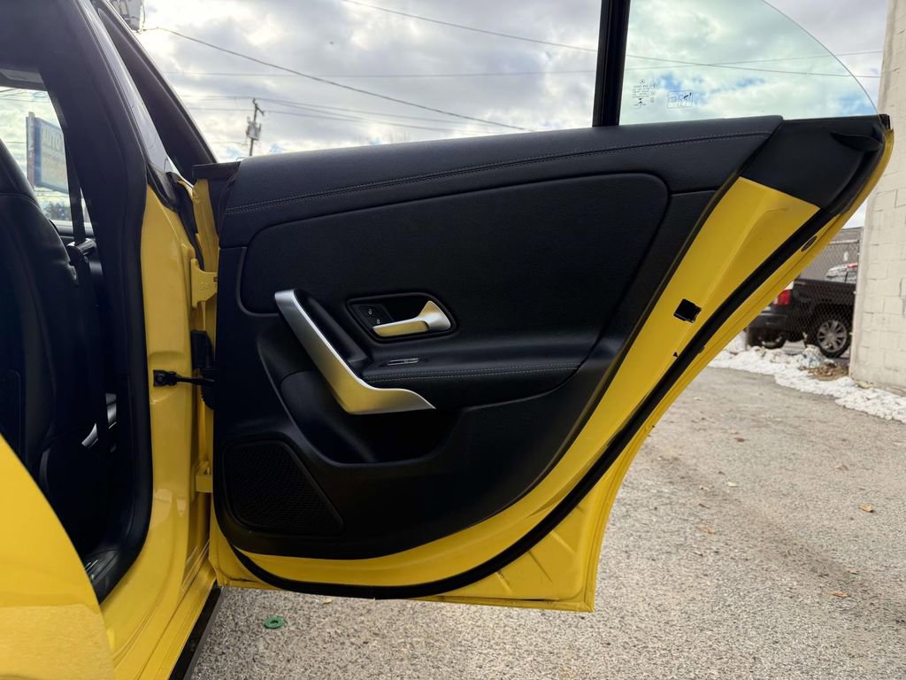 Used 2020 Mercedes-Benz CLA 250 image 18