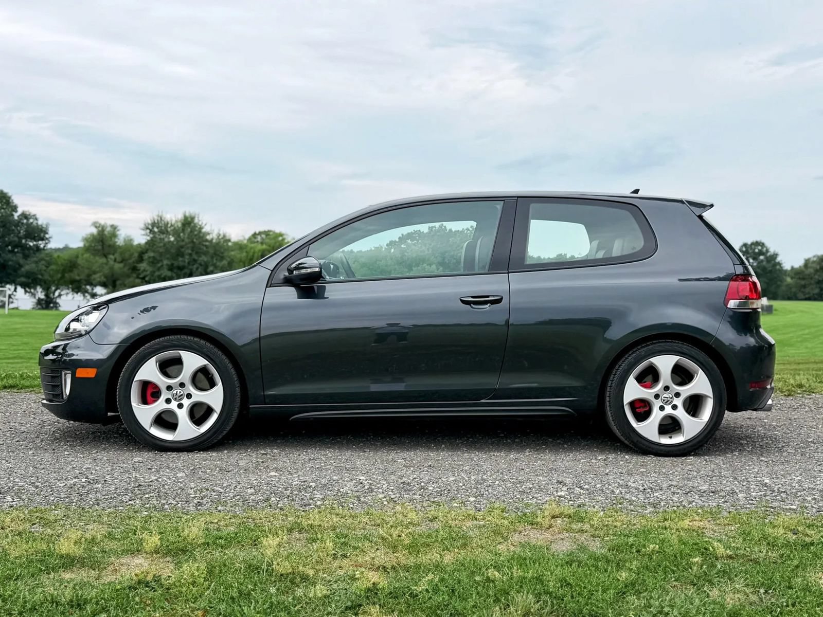 Used 2010 Volkswagen GTI 2-Door FWD image 15